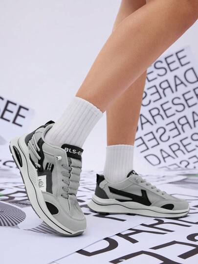 DareSee أحذية رياضية للرجال مع ربطة دانتيل، ماصة للصدمات ومانعة للانزلاق، تصميم ماركة، متينة ومريحة للركض والتدريب والجيم في الأماكن المفتوحة، مناسبة للرياضة اليومية والمهرجانات الموسيقية وعودة المدرسة وفصل الخريف والهالوين والشتاء