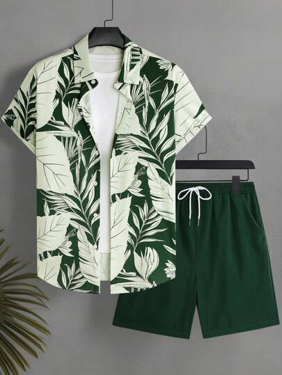 Manfinity Swimmode مجموعة قميص وشورت مطبوع عليها أشجار جوز الهند للرجال، مجموعة ملابس صيفية للرجال للعطلات والشاطئ
