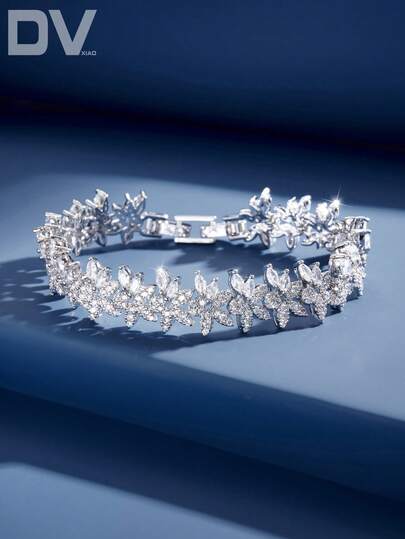 DV JEWELRY قطعة واحدة سوار نسائي فاخر مطلي بالذهب الأبيض مرصع بالزركونيا المكعبة، هدية مجوهرات للمناسبات، الزفاف، الحفلات، والذكرى السنويةرمضان