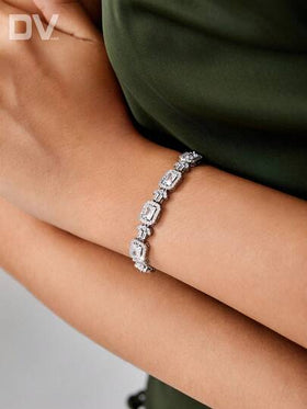 DV JEWELRY 1 سوار للنساء مطلي بذهب أبيض عليه ، مجوهرات أنيقة للمناسبات كالمواعيد والأعراس والأعياد والذكرى السنويةرمضان