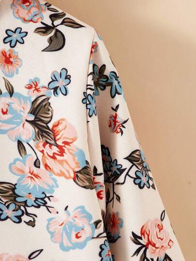 SHEIN Vintaside Kids معطف مبطن للفتاة المراهقة بطبعة زهرية عتيقة بغطاء رأس فرواني، موضة خريف/شتاء