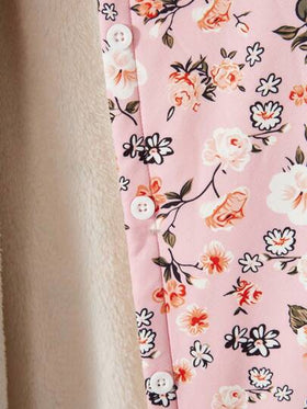 SHEIN Vintaside Kids معطف متوسط الطول مبطن بالفرو الفاخر بنمط زهري قديم للفتيات المراهقات، للاستخدام في الخريف / الشتاء والعطلات والصيف والسفر