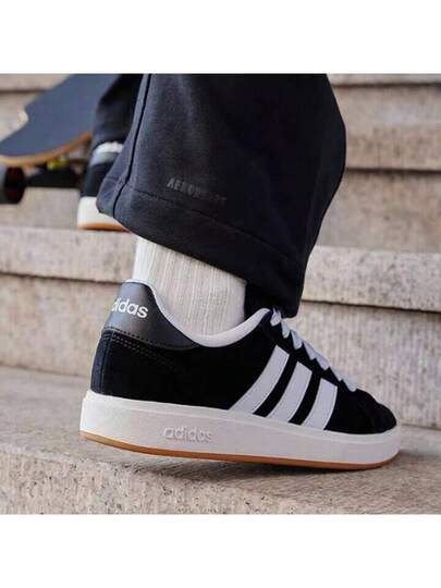Adidas أديداس حذاء رياضي كاجوال منخفض الكاحل للرجال مريح وقوي JP6335