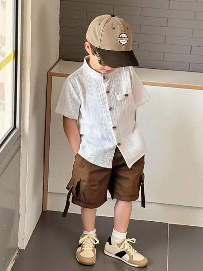 SHEIN Genkimix Kids قميص أطفال رجالي أحادي اللون قصير الأكمام عادي