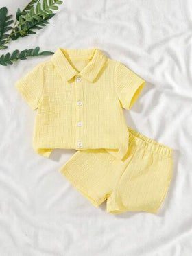 SHEIN Vintaside Kids طقم بنطلون وقميص ذو ملمس للأطفال الصغار الأولاد، طقم ملابس عصري 2 قطعة
