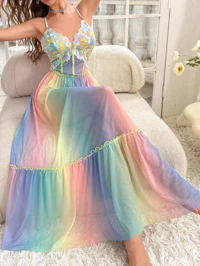 SHEIN قميص نوم طويل من الشبك مزين بالنقشة المطرزة وتصميم عظمة السمك للوسط بطبعة أومبر متدرجة الألوان