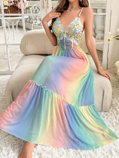 SHEIN قميص نوم طويل من الشبك مزين بالنقشة المطرزة وتصميم عظمة السمك للوسط بطبعة أومبر متدرجة الألوان
