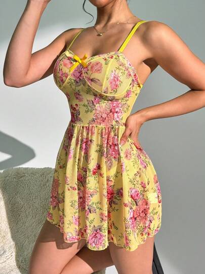 SHEIN فستان نوم برباط مع طباعة زهور للسيدات