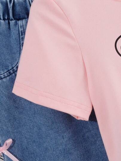 طقم تي شيرت مطبوع بالفراشات وبنطلون ذو ساق واسعة مزين بالفراشات، إطلالة صيفية عصرية للفتيات