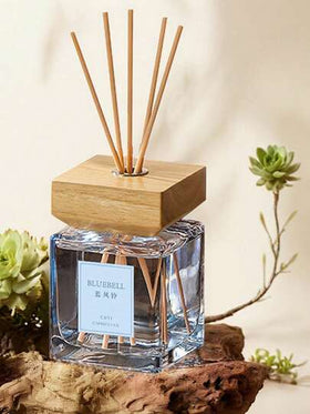 SHEIN زجاجة هدية، معطر منزلي، زجاجة عطر للعائلة للديكور، مناسب للصالة والنوم والمكتب والحمام - معطر هواء أنيق ، موضوع العطلات. 1 موزع ريد بسعة 16.9 أونصة / 500 مل, أعواد روائح