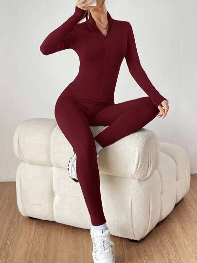 SHEIN EZwear طقم رياضي قطعتين لون أحمر معتق (كردينال) - جاكيت سحاب وتنورة جينز