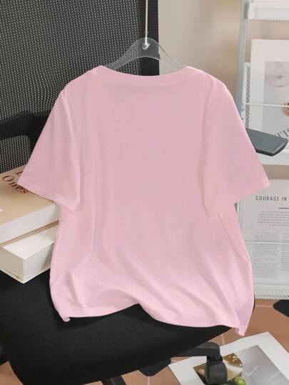 SHEIN تي شيرت كاجوال مطرز بالحروف ذو رقبة دائرية وأكمام قصيرة مناسب للنساء في الصيف