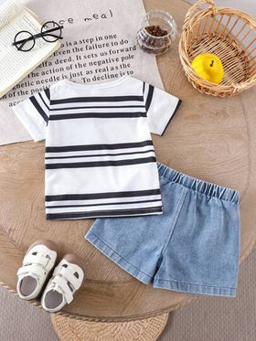 SHEIN Vintaside Kids طقم 2 قطعة لأطفال الرضع والأطفال الصغار من الأولاد - تي شيرت قصير الأكمام بياقة دائرية وجيب ، وشورت جينز ممزق مغسول - للربيع والصيف