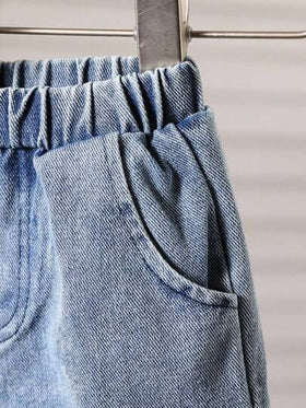 SHEIN Vintaside Kids طقم 2 قطعة لأطفال الرضع والأطفال الصغار من الأولاد - تي شيرت قصير الأكمام بياقة دائرية وجيب ، وشورت جينز ممزق مغسول - للربيع والصيف
