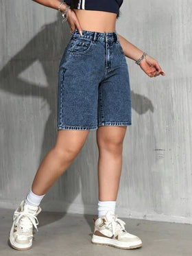 SHEIN PETITE شورت بيرمودا جينز فضفاض عادي للسيدات مع جيوب