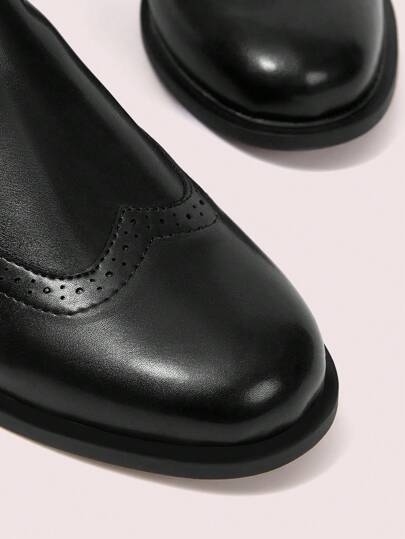 CUCCOO DOLLMOD الحذاء البريطاني العصري للنساء ذو الكعب المنخفض والرقبة المستديرة، بشريط مطاطي، بوت الفساتين السوداء ذات الحذاء السميك، بوت الكاحل للنساء