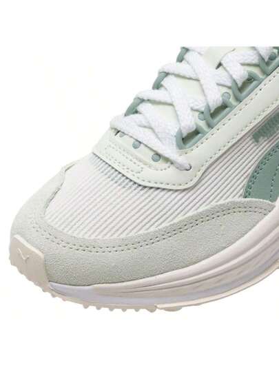 Puma حذاء كاجوال خفيف الوزن V-S2 Goalgetter مخدد للرجال والنساء، 403282-03