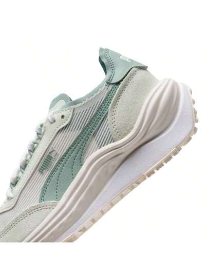 Puma حذاء كاجوال خفيف الوزن V-S2 Goalgetter مخدد للرجال والنساء، 403282-03