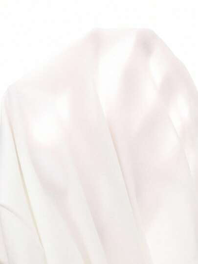 SHEIN Streecool Kids مجموعتان من قميص كاجوال بأكمام قصيرة وسروال صغير الحجم للأولاد ذو لونين متباينين وجيوب حمولة