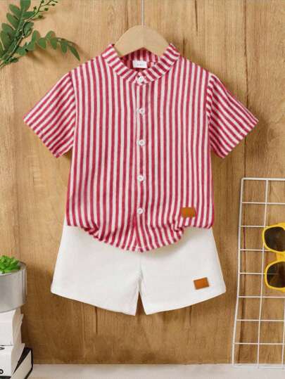 SHEIN طقم شورت قصير مخطط مخطط وشورت أبيض للأطفال الصغار 2 قطعة، مريح وملائم للاستخدام الداخلي والخارجي واليومي والرياضة واللعب والحفلات والتصوير الفوتوغرافي والعطلات، مناسب للربيع/الصيف