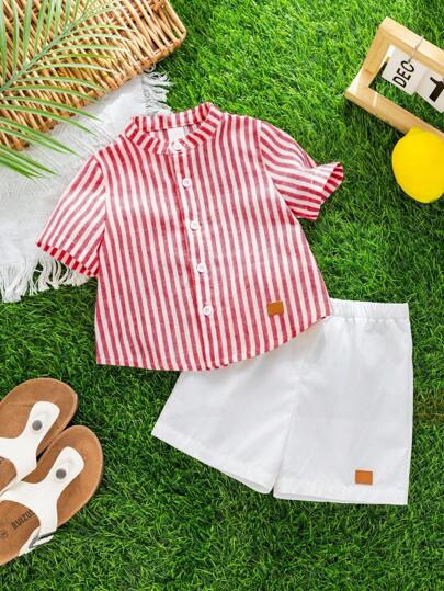SHEIN طقم شورت قصير مخطط مخطط وشورت أبيض للأطفال الصغار 2 قطعة، مريح وملائم للاستخدام الداخلي والخارجي واليومي والرياضة واللعب والحفلات والتصوير الفوتوغرافي والعطلات، مناسب للربيع/الصيف