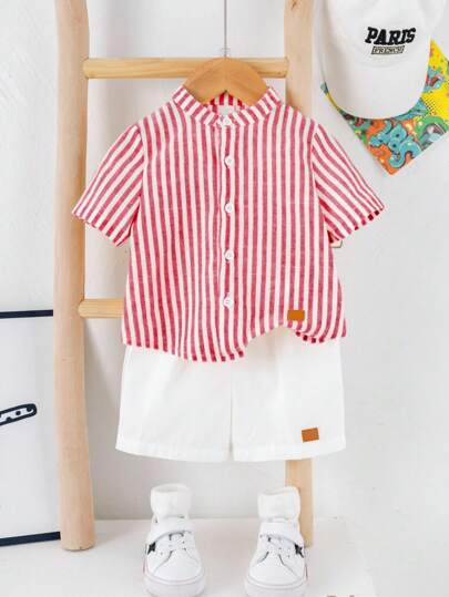 SHEIN طقم شورت قصير مخطط مخطط وشورت أبيض للأطفال الصغار 2 قطعة، مريح وملائم للاستخدام الداخلي والخارجي واليومي والرياضة واللعب والحفلات والتصوير الفوتوغرافي والعطلات، مناسب للربيع/الصيف