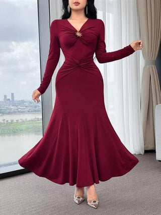 Modelyn فستان سهرة أنيق وراحة مطرز بتجعيد و عقدة معدنية لشد الخصر مع أكمام طويلة