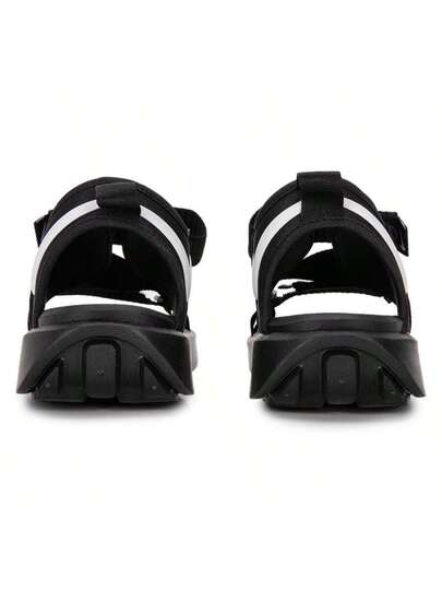 Nike حذاء فِسْتَا الرياضي المنخفض الكعب قابل للتنفس للرجال للأنشطة الخارجية DJ6605-001