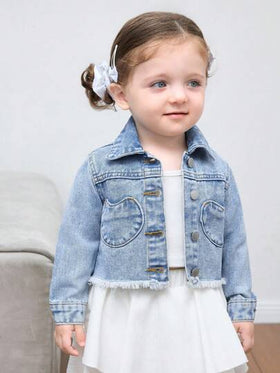 SHEIN معطف قصير كاجوال وراحة للاطفال لموسم الخريف بأكمام طويلة، مزين بجيب بشكل قلب على دنيم جينز، لفتاة صغيرة