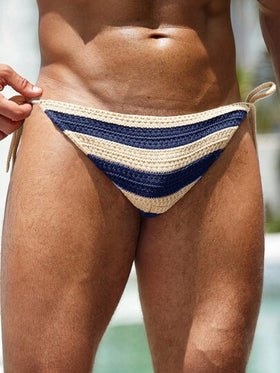 Manfinity Swimmode شورتات سباحة قصيرة للرجال بطباعة شريطية ملونة بلوك كولور بشكل مثلث للأعياد والإجازات