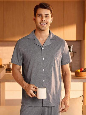 Manfinity Underwear&Sleepwear Basics بيجامة رجالية مكونة من ملابس علوية أكمام قصيرة أزرار أمامية وبنطلون طويل ، ذو لون أحادي
