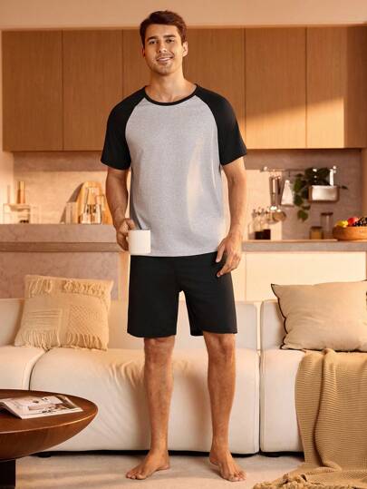 Manfinity Underwear&Sleepwear Basics طقم بيجاما للرجال يتكون من ملابس علوية قصير الأكمام كتلة اللون و صديره قصير
