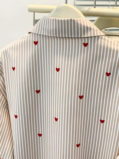 قميص كاجوال بأكمام طويلة مع طبعة قلب وياقة مخطط، مناسب للارتداء اليومي في الربيع والصيف والخريف، قميص بياقة بولو مخطط