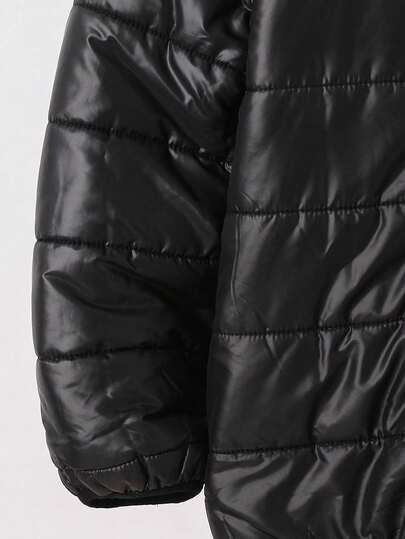 SHEIN معطف ذو رداء أسود فليس بغطاء للأولاد، مبطن ومبزر بسحاب، كاجوال وعصري يناسب المناسبات المختلفة، ناعم ودافيء، مناسب للعب في الثلج والخروج في الشتاء