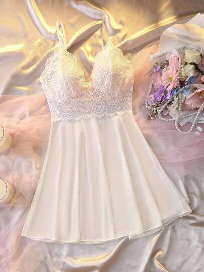 DelicateAllure فستان نوم نسائي أنيق بحمالات دانتيل باللون الصلب، قميص نوم جذاب، ملابس داخلية جذابة