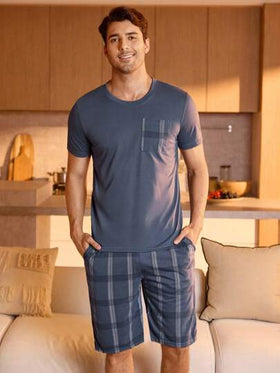 Manfinity Underwear&Sleepwear Basics مجموعة صيفية لرجال القميص بأكمام قصيرة وياقة دائرية مع ملابس علوية مطبوع بنقشة البارزة وسروال قصير مجهز بجيب