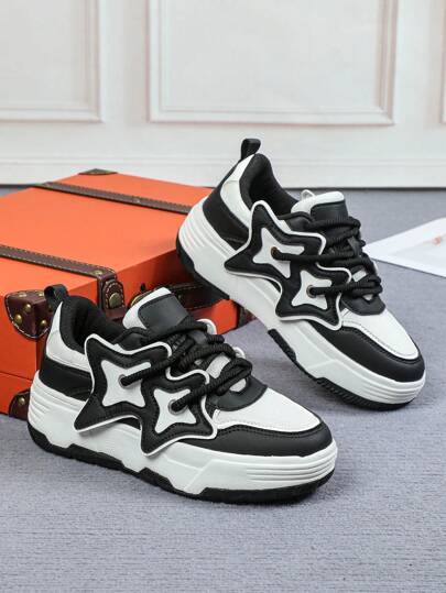 حذاء رياضي أسود وأبيض أساسي بلون أساسي، حذاء ثيك، كعب سميك، زيادة الارتفاع، نعل ثاك، مريح ومنفذ للهواء، أحذية رياضية سوداء سميكة للشارع العالي