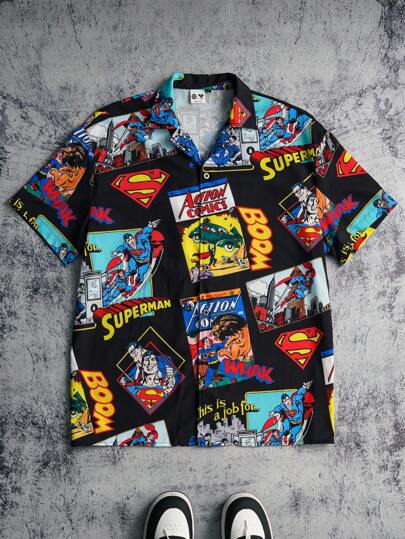 SUPERMAN X SHEIN قميص رجالي أكمام قصيرة أزرار أمامية مطبوع عليه رسومات أحرف وكرتونية