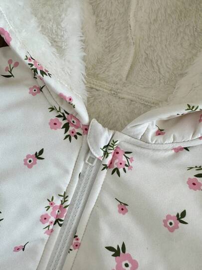 SHEIN معطف سميك مبطن بالحرارة مع غطاء رأس للبنات الصغار بنمط زهري جميل، ملابس خارجية دافئة للخريف/الشتاء