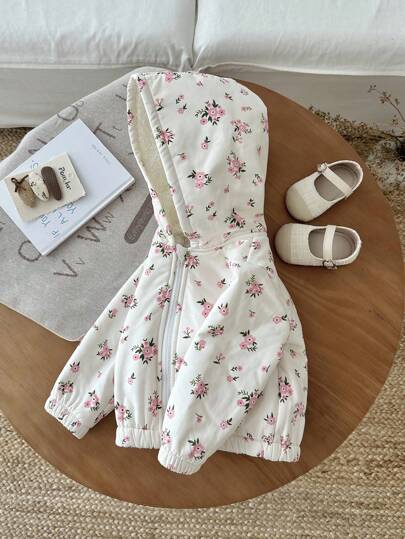 SHEIN معطف سميك مبطن بالحرارة مع غطاء رأس للبنات الصغار بنمط زهري جميل، ملابس خارجية دافئة للخريف/الشتاء