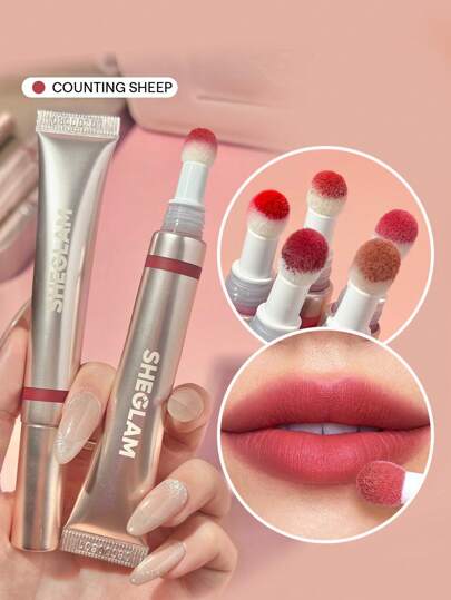 SHEGLAM أحمر شفاه سائل مطفي من Pout Pillow Cushion-أحمر شفاه سائل طويل الأمد من Counting Sheep بلمسة نهائية غير لامعة مع طرف إسفنجي لتوزيع ملمع الشفاه مرطب غير لاصق روج تنت أرواج علامة تجارية جمال مكياج ميكب مستحضرات تجميل للنساء الفتيات مثالي لفصل الشتاء