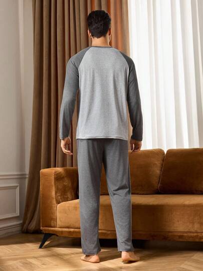 Manfinity Underwear&Sleepwear Basics مجموعة بيجامة رجالية من قطعتين (ملابس علوية وبنطلون) بتصميم لوحة ألوان متباينة، أكمام طويلة، ملابس منزلية أساسية للنوم والراحة في فصلي الخريف والشتاء