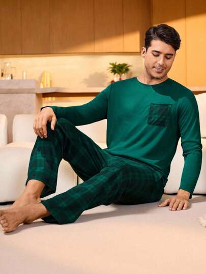 Manfinity Underwear&Sleepwear Basics بيجامة رجالية مكونة من قميص بياقة طاقم وجيب قطعة وبنطلون مطبوع بالكامل، ملابس خريف وشتاء