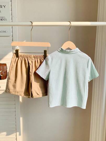 SHEIN مجموعة شورتات قصيرة من الصوف والكوران المزخرفة بخطوط ملونة للكلية الرياضية الكاجوال 2 قطعة/مجموعة، مناسبة للارتداء اليومي والرياضة والخروجات والمخيمات والتجمعات والمهرجانات والتقاط الصور، موسم العودة إلى المدرسة، الربيع/الصيف