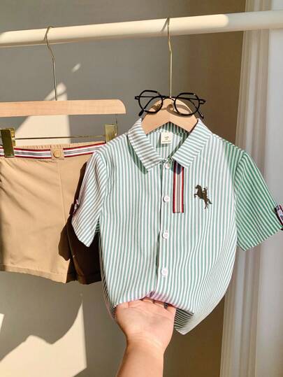 SHEIN مجموعة شورتات قصيرة من الصوف والكوران المزخرفة بخطوط ملونة للكلية الرياضية الكاجوال 2 قطعة/مجموعة، مناسبة للارتداء اليومي والرياضة والخروجات والمخيمات والتجمعات والمهرجانات والتقاط الصور، موسم العودة إلى المدرسة، الربيع/الصيف
