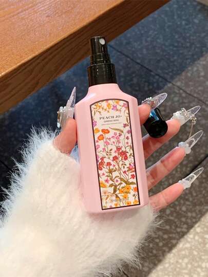 PEACH JO+ قطعة واحدة من 100 مل، غردينيا، زنبق الوادي، رذاذ زهري، مزيل الرائحة للأقمشة، رائع لعيد الأم، عيد الحب،