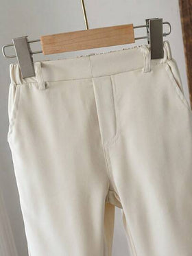 SHEIN قطعتان بدلة أطفال صبية، بلوزة كريو ذات أكمام طويلة وبنطال كاجوال مع حزام زخرفي، موضة متعددة الاستخدامات، مناسبة لحفلات عيد الميلاد والمناسبات والزفاف والمعمودية وبداية العام الدراسي والمواسم الرياضية وعيد الهالوين والكريسماس