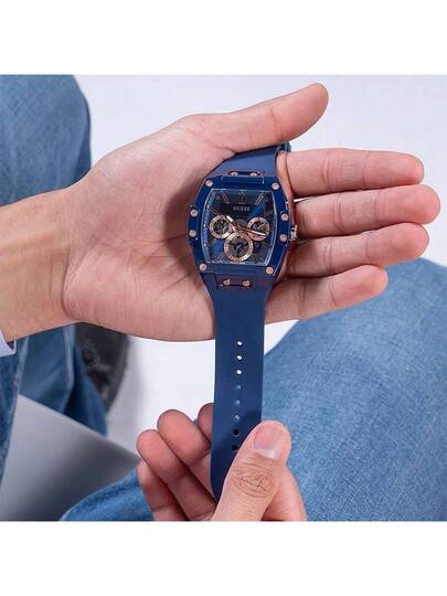 Guess ساعة يد كوارتز متعددة الوظائف للرجال GW0203G7، قرص أزرق مجوف مع سوار مرن، ساعة كاجوال مناسبة للمناسبات اليومية والأعمال، هدية عيد ميلاد ممتازة للأب أو الحبيب