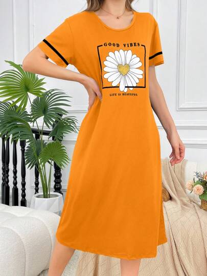 SHEIN فستان نوم قصير كاجوال بطباعة الأقحوان للنساء، موو موو