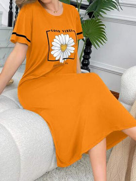 SHEIN فستان نوم قصير كاجوال بطباعة الأقحوان للنساء، موو موو